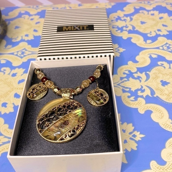 🌷 Mixit🌷 Vintage Gold Toned Multicoloured Bohemian Necklace & Earrings Gift Set - Picture 2 of 5